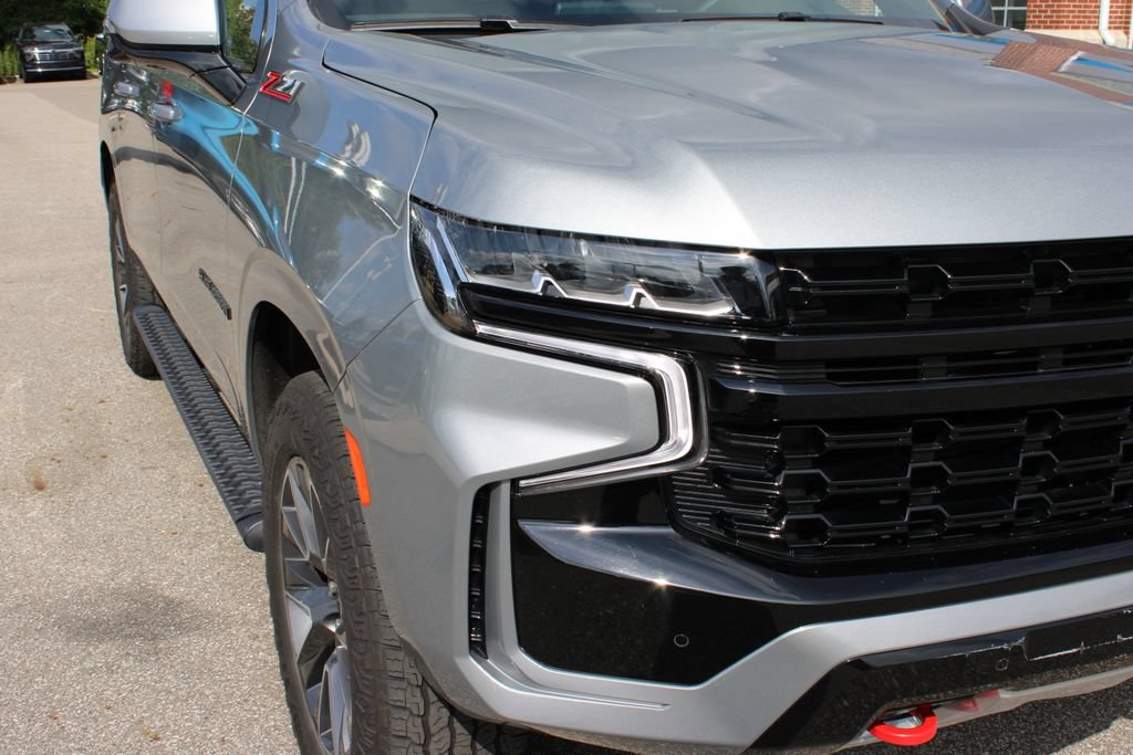 Used 2024 Chevrolet Suburban Z71 w/ Luxury Package AWD/4WD image 5