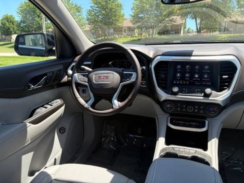 Used 2023 GMC Acadia SLT w/ Preferred Package AWD/4WD image 23