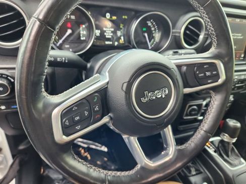 Used 2022 Jeep Wrangler Unlimited Sahara w/ Cold Weather Group AWD/4WD image 21