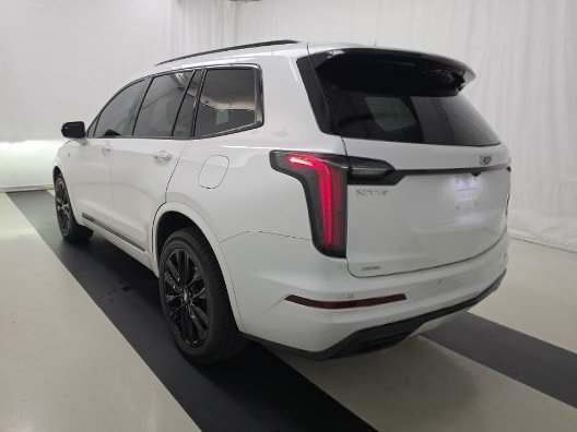 Used 2021 Cadillac XT6 Sport w/ LPO, ONYX Package AWD/4WD image 3