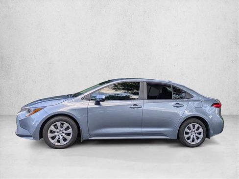 Used 2025 Toyota Corolla LE FWD image 9