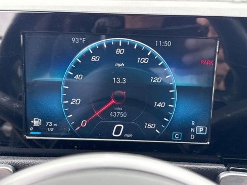 Used 2021 Mercedes-Benz GLB 250 4MATIC image 6