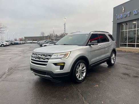 Used 2018 Ford Explorer XLT w/ Equipment Group 202A image 2