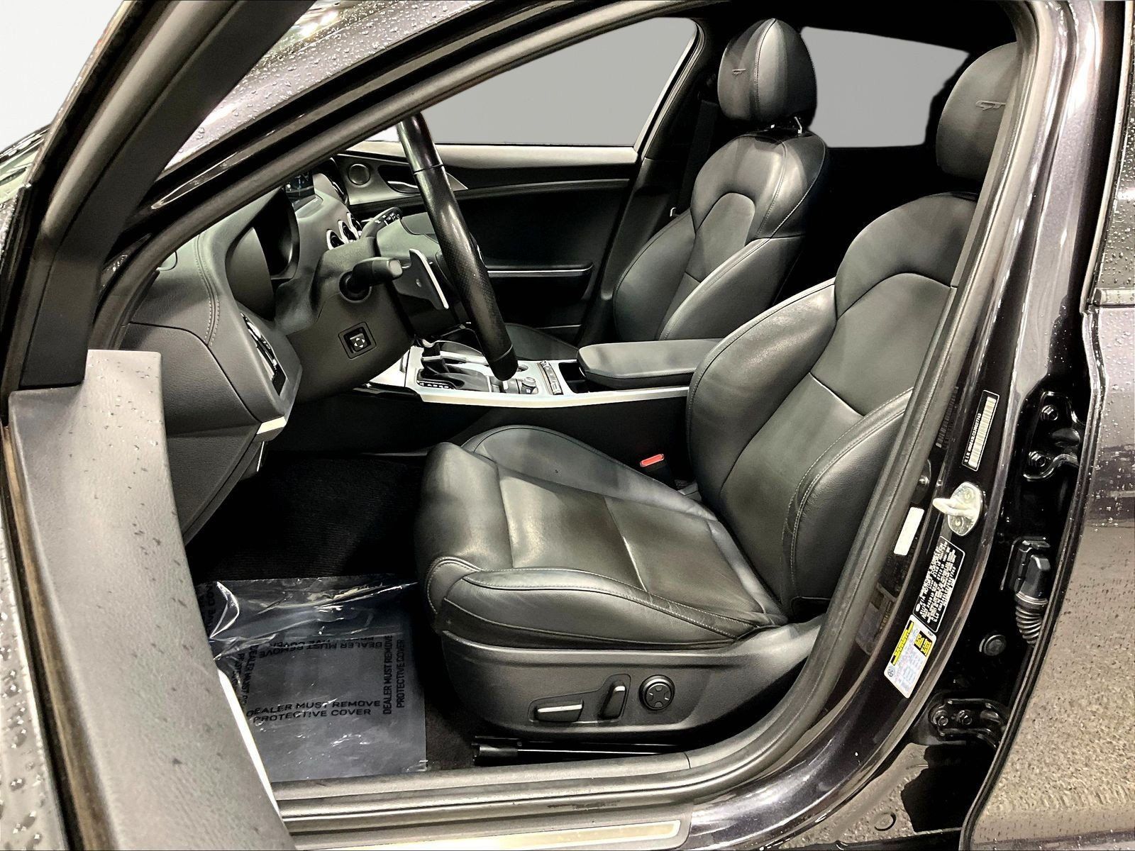 Used 2018 Kia Stinger GT1 AWD/4WD image 21