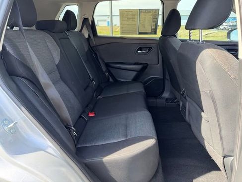 Used 2023 Nissan Rogue SV FWD image 12