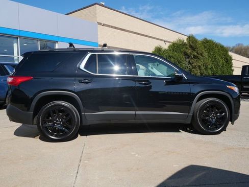 Used 2020 Chevrolet Traverse LT w/ LPO, Blackout Package image 8