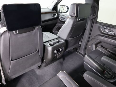 Used 2023 Chevrolet Suburban Premier w/ Advanced Technology Package image 56