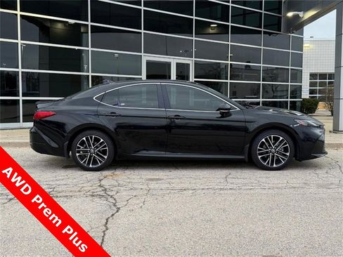 Used 2025 Toyota Camry XLE w/ Premium Plus Package image 2