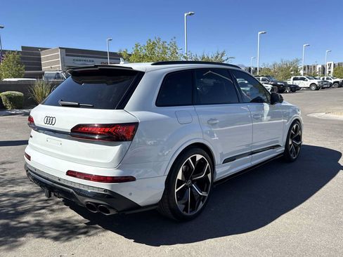 Used 2022 Audi SQ7 Prestige w/ SQ7 Sport Package AWD/4WD image 8
