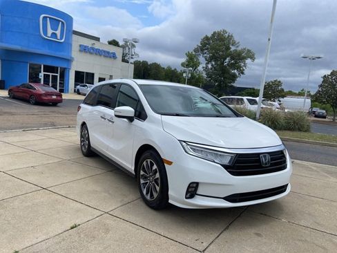 Used 2024 Honda Odyssey EX-L image 2