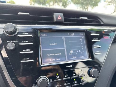 Used 2020 Toyota Camry LE FWD image 23
