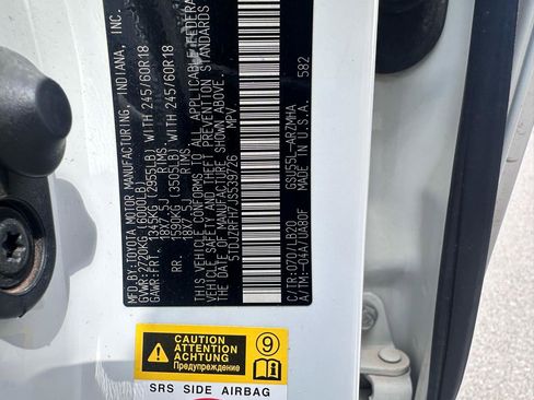 Used 2018 Toyota Highlander XLE image 11