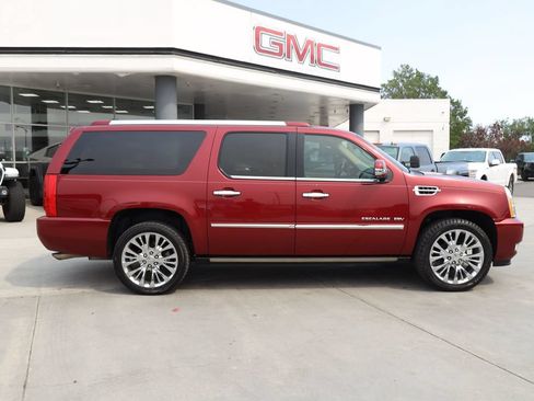 Used 2011 Cadillac Escalade ESV Premium AWD/4WD image 7