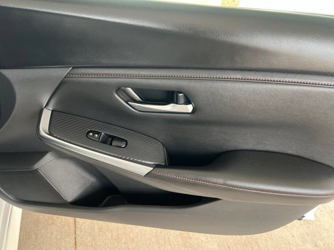 Certified 2023 Nissan Sentra SR FWD image 21