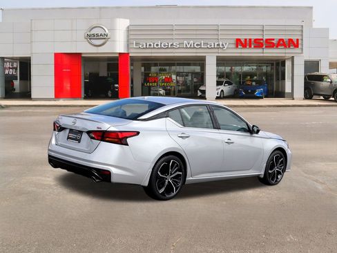 New 2025 Nissan Altima 2.5 SR w/ SR Premium Package image 3