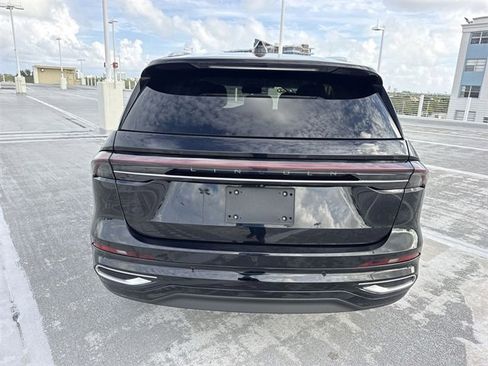 Used 2024 Lincoln Nautilus Reserve image 23