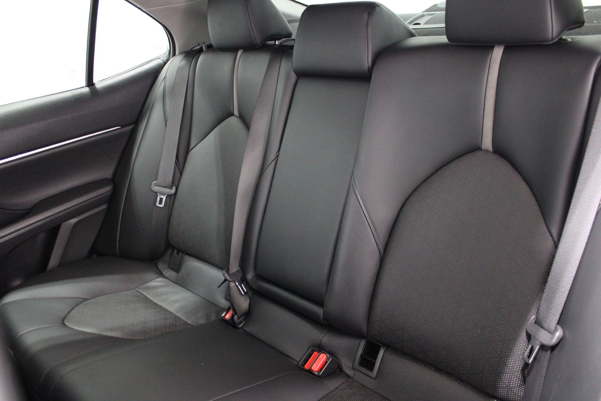 Used 2022 Toyota Camry XSE w/ Navigation Package FWD image 18