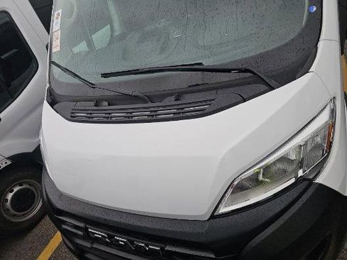 Used 2025 RAM ProMaster 2500 w/ Convenience Group FWD image 2