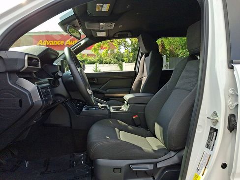 Certified 2025 Toyota 4Runner SR5 AWD/4WD image 13