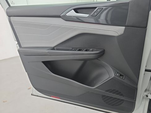 Used 2024 Volkswagen Taos SEL image 26