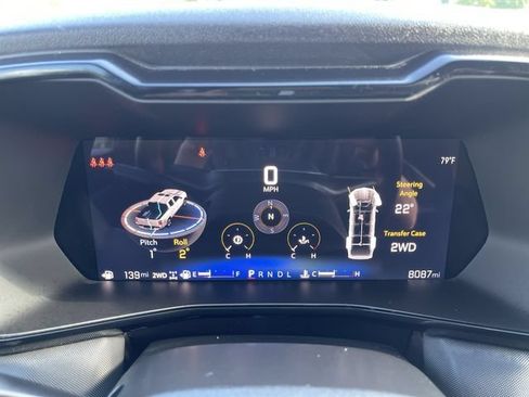 Used 2024 Chevrolet Colorado Z71 w/ Z71 Convenience Package 2 AWD/4WD image 16