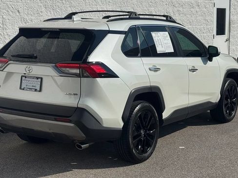 Used 2019 Toyota RAV4 Limited FWD image 3