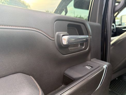 Used 2023 GMC Sierra 2500 AT4 w/ AT4 Preferred Package AWD/4WD image 14