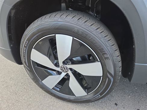 Used 2025 Volkswagen Taos S image 10