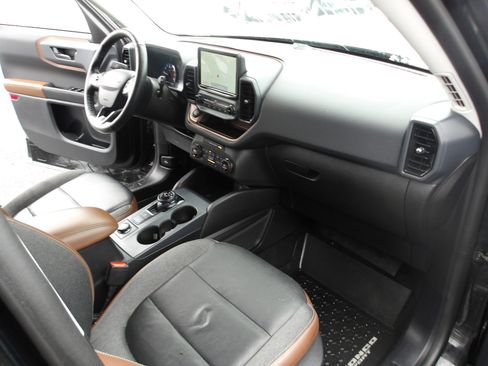 Used 2021 Ford Bronco Sport Outer Banks w/ Outer Banks Package (96D) image 13