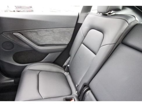 Used 2025 Tesla Model Y Long Range RWD image 11