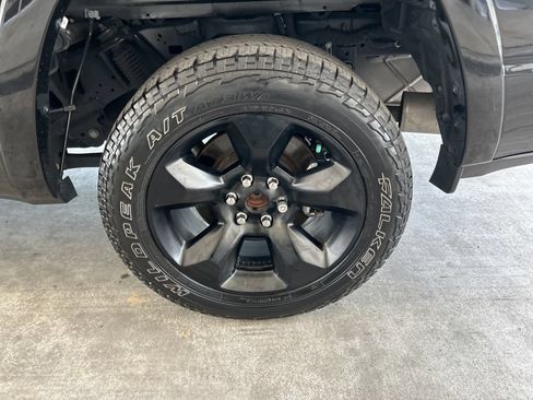 Used 2022 RAM 1500 Laramie AWD/4WD image 18