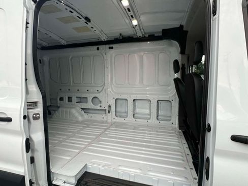 Used 2026 Ford Transit 250 148 Medium Roof RWD image 5