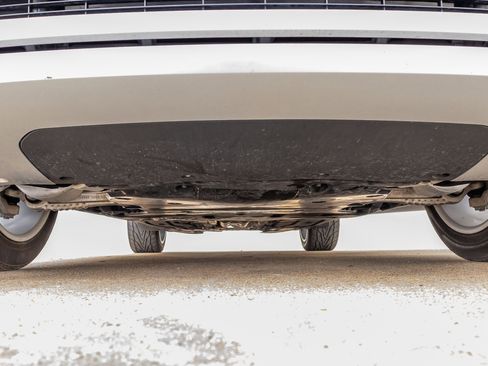 Used 2023 Land Rover Range Rover Long Wheelbase SE image 13