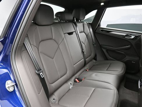 Certified 2026 Porsche Macan AWD/4WD image 27