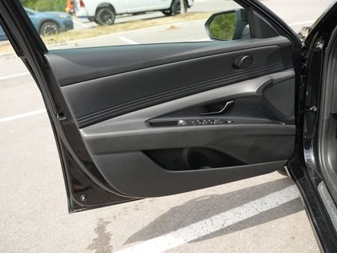 Used 2025 Hyundai Elantra Sport FWD image 14