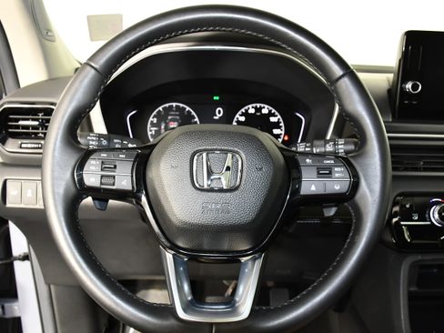 Certified 2025 Honda Pilot Touring image 19