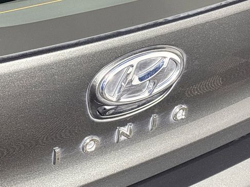 Used 2021 Hyundai Ioniq SE FWD image 23