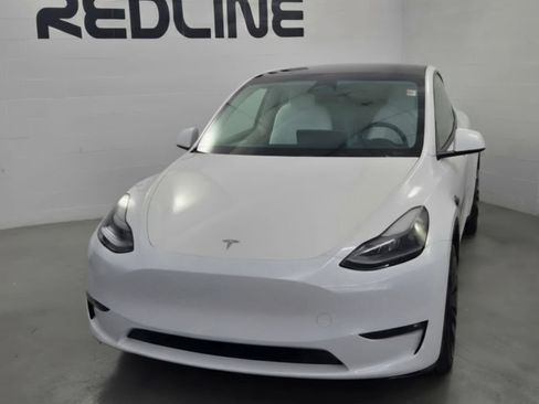 Used 2024 Tesla Model Y Long Range AWD/4WD image 2