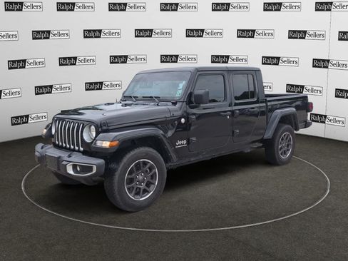 Used 2023 Jeep Gladiator Overland AWD/4WD image 2