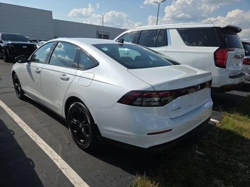 Used 2025 Honda Accord SE image 2