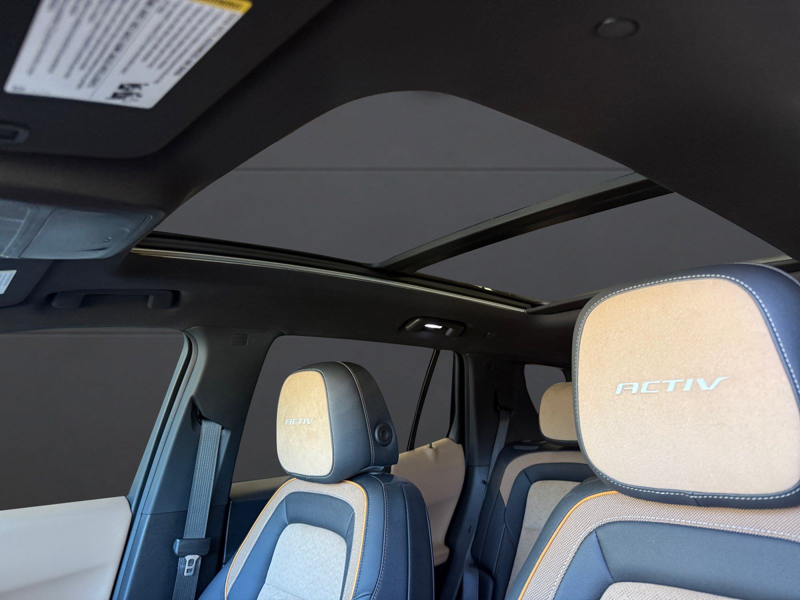 Used 2025 Chevrolet Equinox ACTIV w/ Safety and Technology Package AWD/4WD image 22
