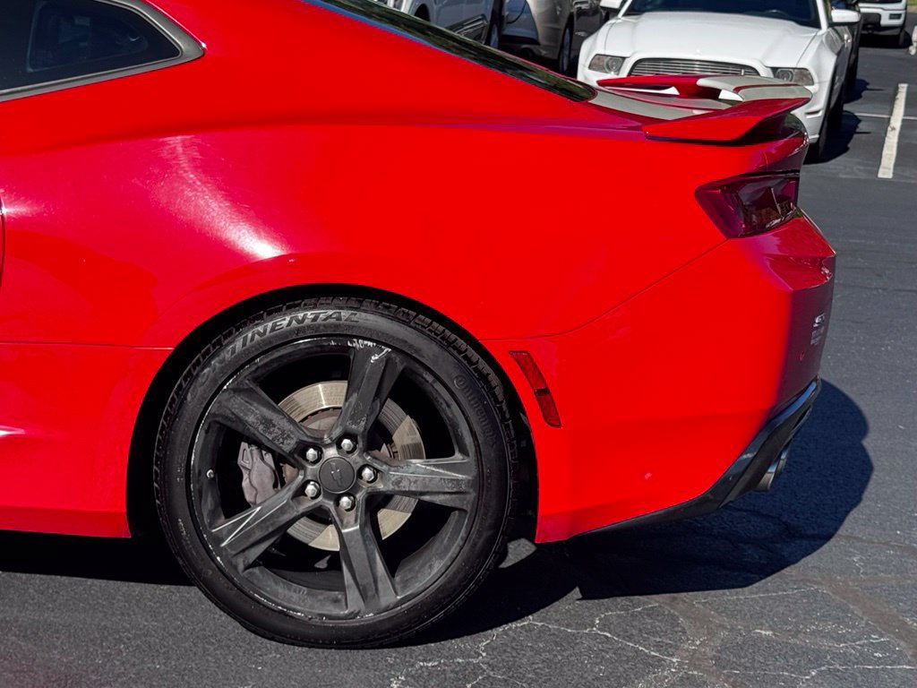 Used 2016 Chevrolet Camaro SS RWD image 40