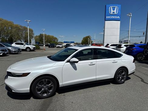 Used 2025 Honda Accord EX-L image 1