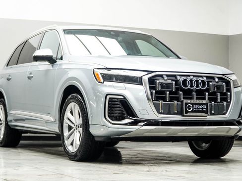 Used 2025 Audi Q7 3.0T Premium Plus AWD/4WD image 4