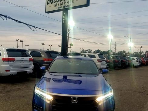Used 2018 Honda Accord Sport image 2