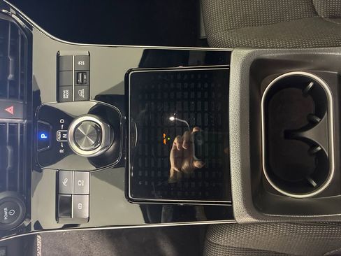 Used 2024 Subaru Solterra Premium AWD/4WD image 24