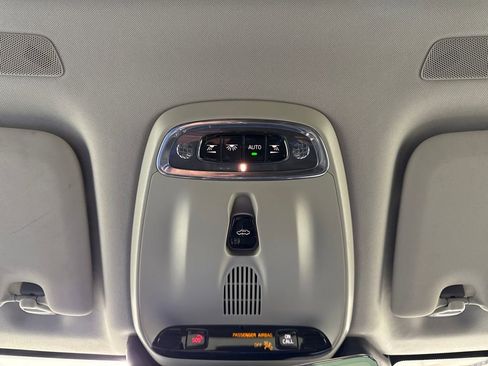 Used 2018 Volvo XC60 T6 Momentum w/ Advanced Package image 21