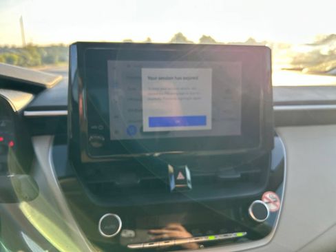 Used 2025 Toyota Corolla LE FWD image 7