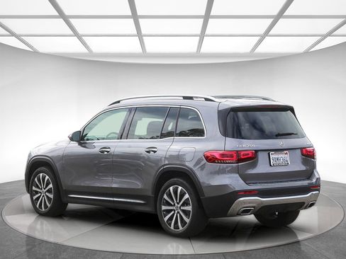 Used 2022 Mercedes-Benz GLB 250 4MATIC image 2