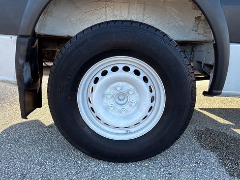 Used 2015 Mercedes-Benz Sprinter 2500 image 20